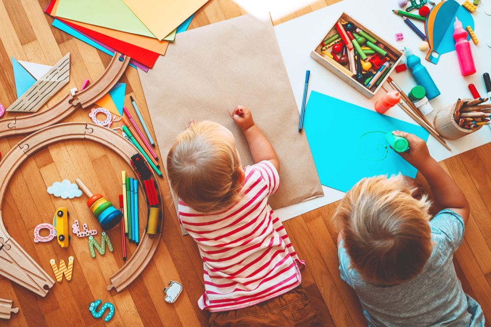 Atelier créatif avec de jeunes enfants