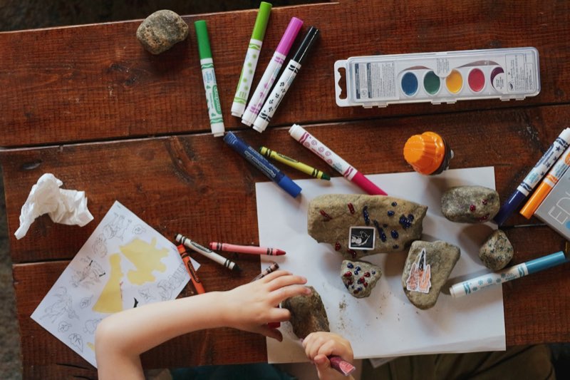 Atelier créatif avec des éléments naturels